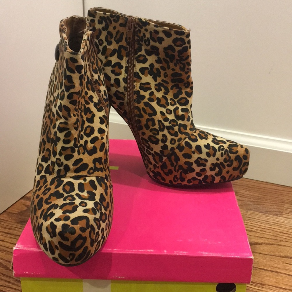 Leopard Print Booties - Picture 2 of 3